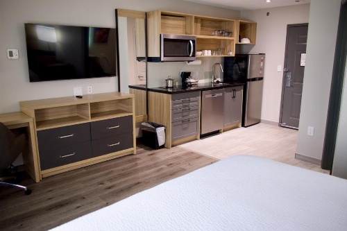 Candlewood Suites Harrisonburg image 9