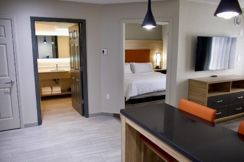 Candlewood Suites Harrisonburg image 12